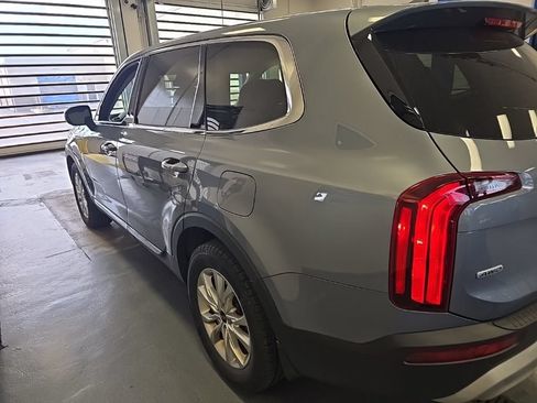 Used 2021 Kia Telluride LX AWD/4WD image 4
