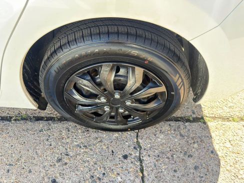 Used 2017 MAZDA MAZDA3 Sport image 26