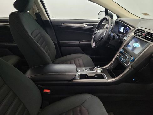 Used 2018 Ford Fusion SE w/ Fusion SE Technology Package FWD image 21