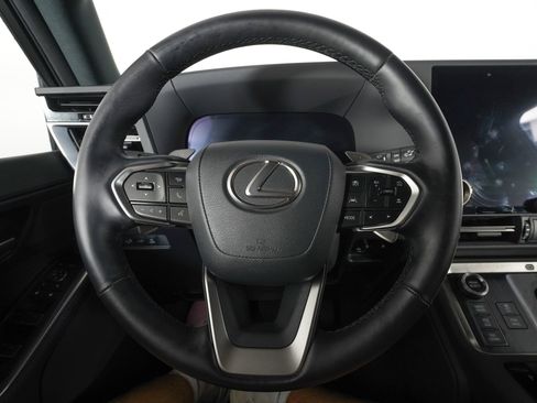 Used 2024 Lexus GX 550 image 18