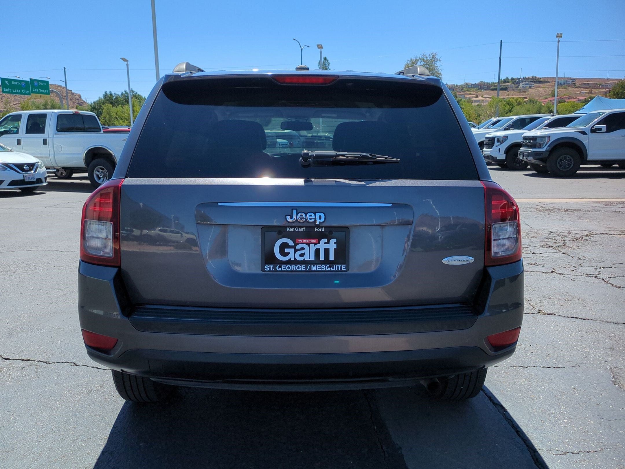 Used 2017 Jeep Compass Latitude FWD image 5