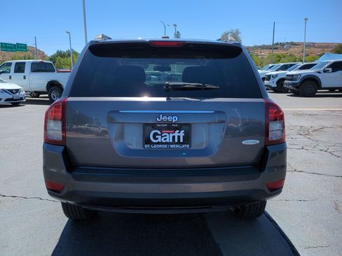 Used 2017 Jeep Compass Latitude FWD image 5