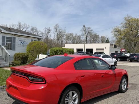 Used 2023 Dodge Charger SXT RWD image 7