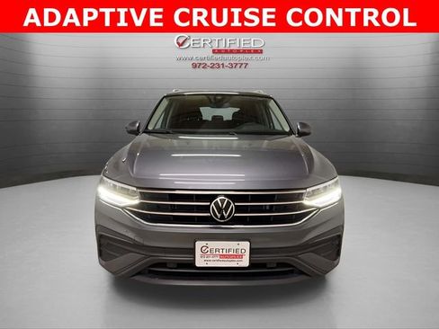 Used 2022 Volkswagen Tiguan SE image 2