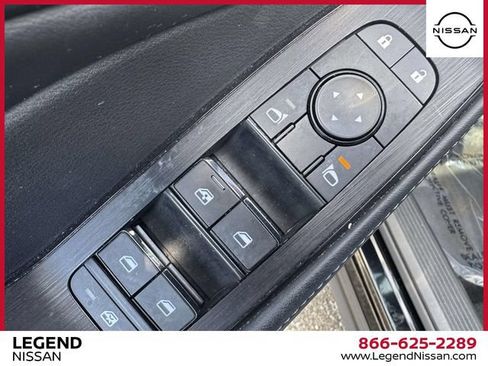 Used 2023 Nissan Rogue SV w/ SV Premium B Package AWD/4WD image 18