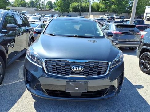 Used 2020 Kia Sorento LX w/ LX I4 Convenience Package AWD/4WD image 2