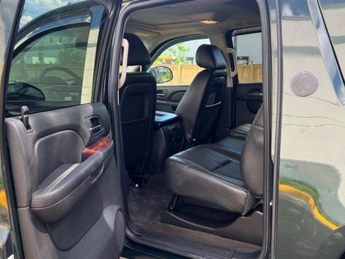 Used 2013 Chevrolet Avalanche LT RWD image 33