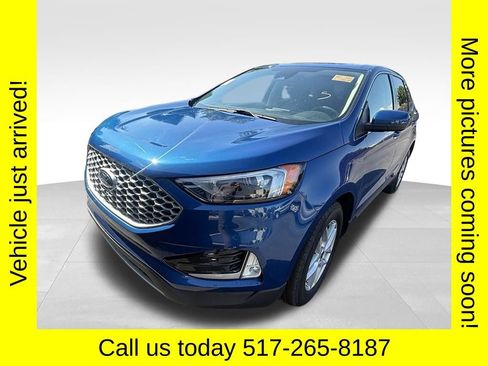 Used 2023 Ford Edge SEL w/ Convenience Package AWD/4WD image 2