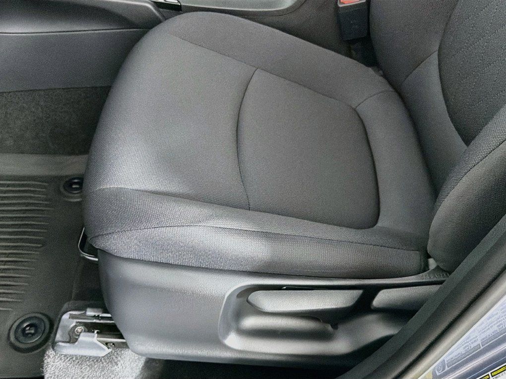 Used 2024 Toyota Corolla Cross LE FWD image 24