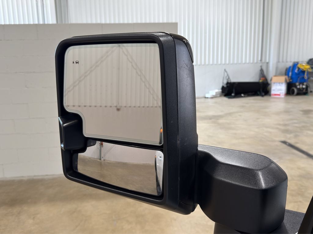 Used 2025 GMC Sierra 2500 AT4 AWD/4WD image 24
