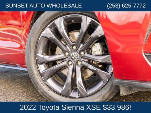 Used 2022 Toyota Sienna XSE FWD image 32