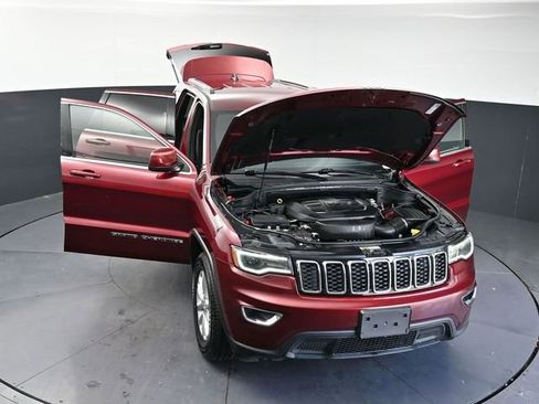 Used 2021 Jeep Grand Cherokee Laredo RWD image 45
