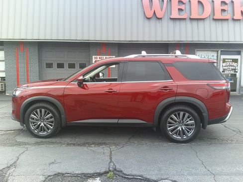 Used 2023 Nissan Pathfinder SL w/ SL Premium Package AWD/4WD image 4