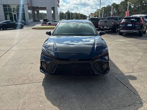 New 2026 Toyota Camry Hybrid FWD image 10