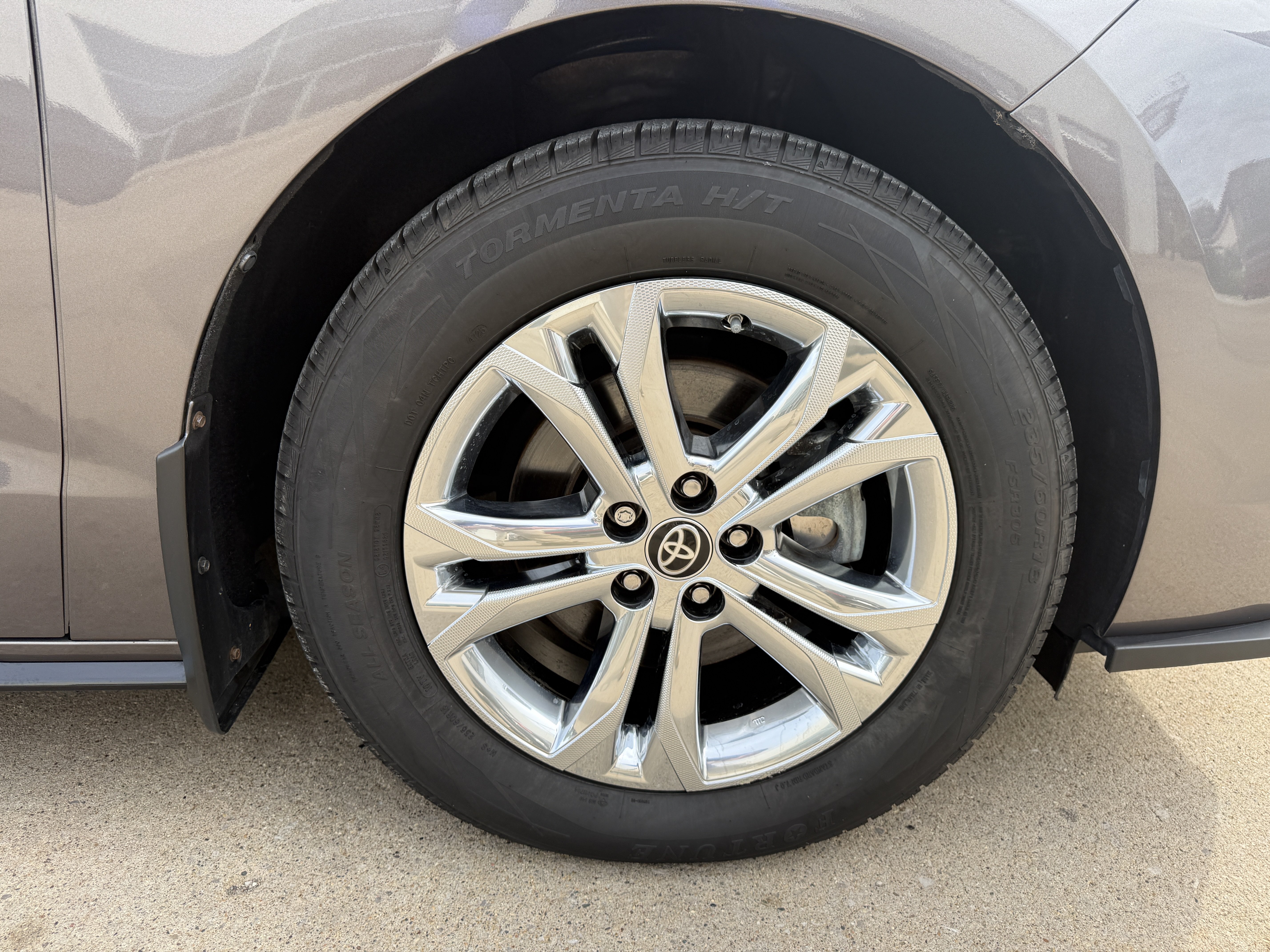 Used 2022 Toyota Sienna XSE AWD/4WD image 33