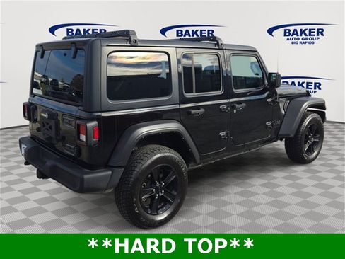 Used 2022 Jeep Wrangler Unlimited Sport image 4