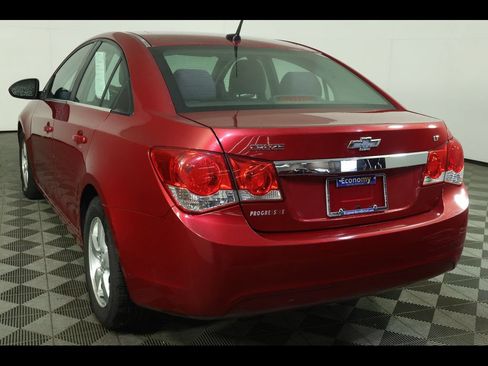 Used 2014 Chevrolet Cruze LT FWD image 3
