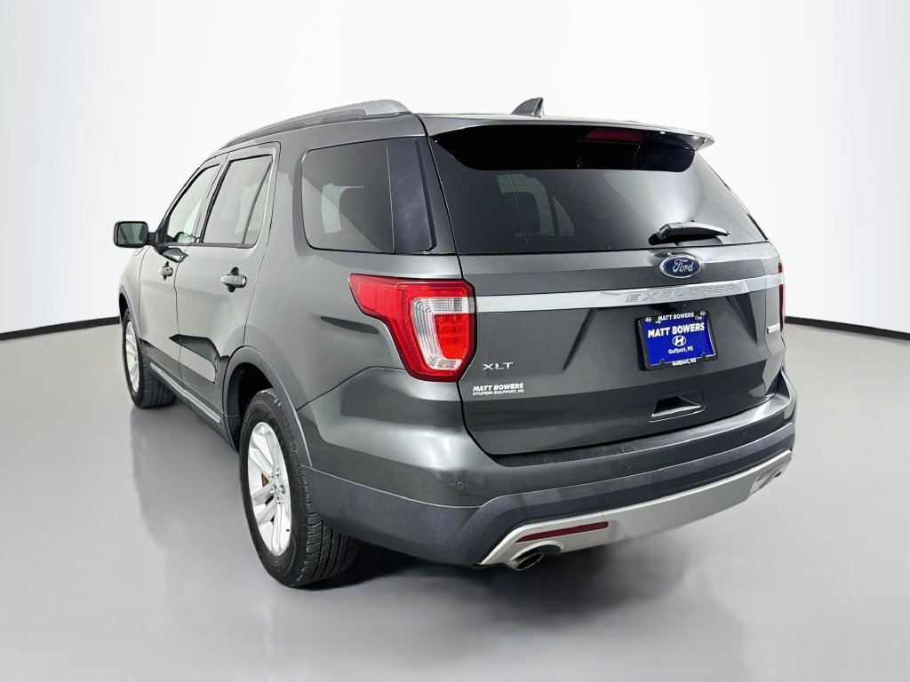 Used 2017 Ford Explorer XLT w/ Equipment Group 202A FWD image 7