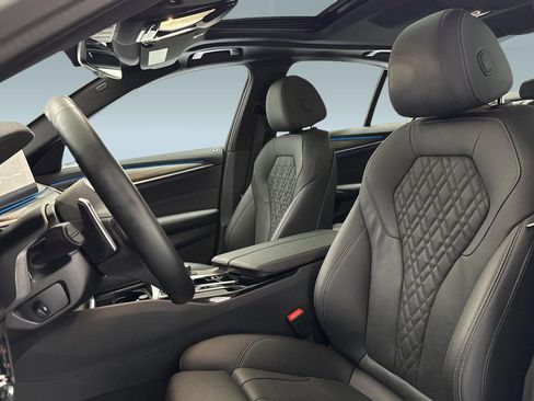 Certified 2023 BMW 530e w/ M Sport Package image 5