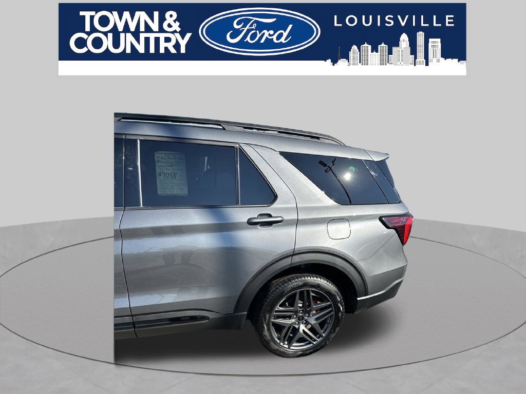 Used 2025 Ford Explorer ST-Line w/ ST-Line Street Pack AWD/4WD image 13