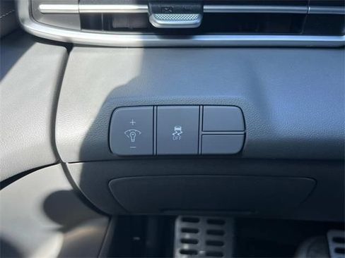 Certified 2025 Hyundai Elantra Sport FWD image 18
