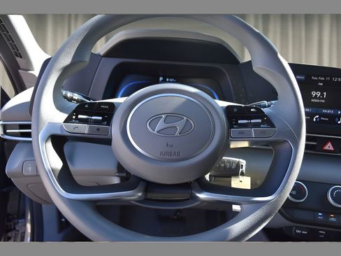 New 2026 Hyundai Elantra SE image 18