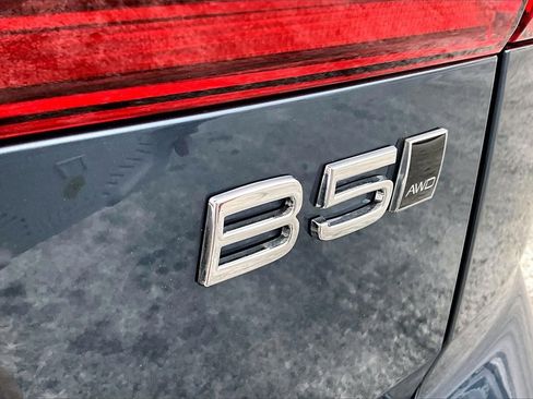 New 2026 Volvo XC60 B5 Plus w/ Protection Package Premier image 8