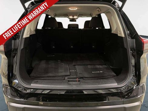 Used 2025 Nissan Rogue SV FWD image 29
