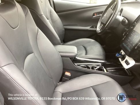 Used 2019 Toyota Prius Prime Premium image 4