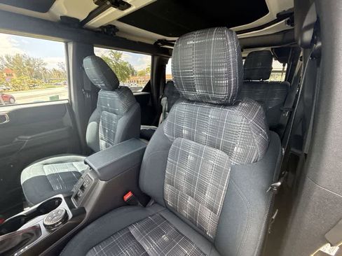 Used 2025 Ford Bronco Heritage Edition AWD/4WD image 14