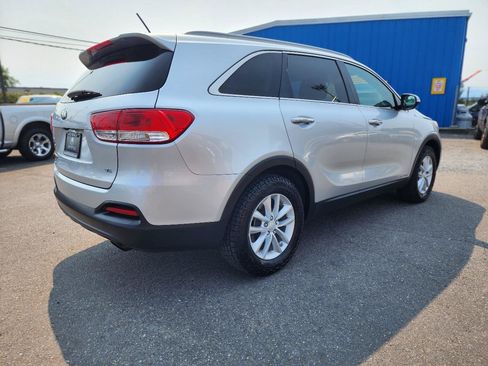 Used 2017 Kia Sorento AWD image 6