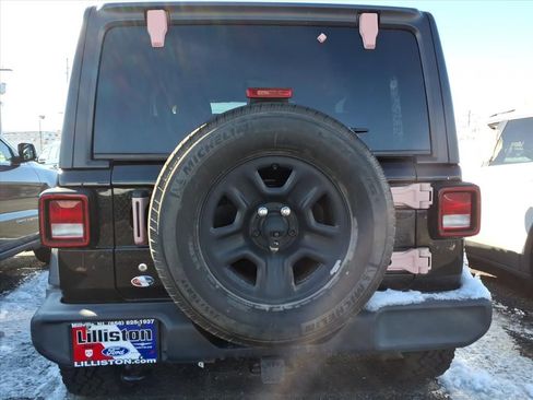 Used 2018 Jeep Wrangler Sport image 5