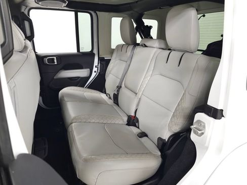 Used 2023 Jeep Wrangler Unlimited Sahara AWD/4WD image 27