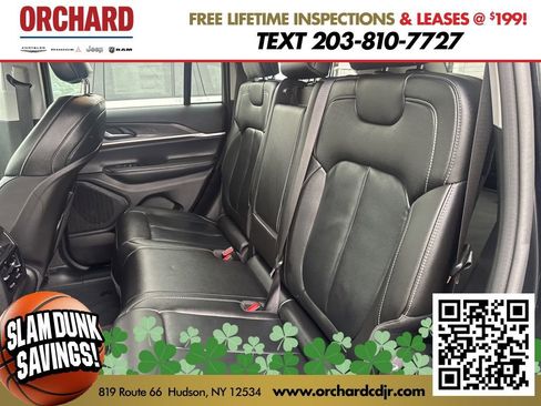 Used 2023 Jeep Grand Cherokee Limited w/ Black Appearance Package image 19
