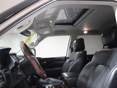 Used 2019 INFINITI QX80 Luxe w/ 22" Wheel Package AWD/4WD image 3