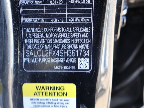 Certified 2025 Land Rover Discovery Sport Dynamic SE image 9