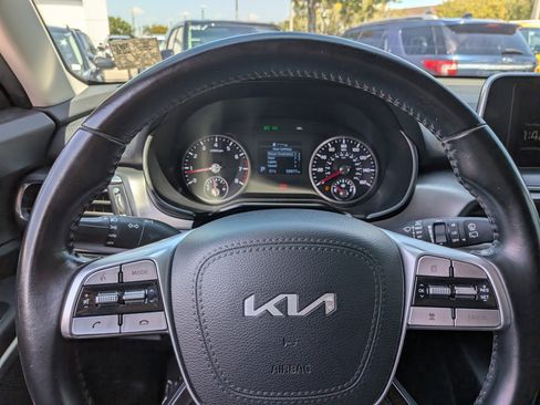 Used 2022 Kia Telluride LX AWD/4WD image 28
