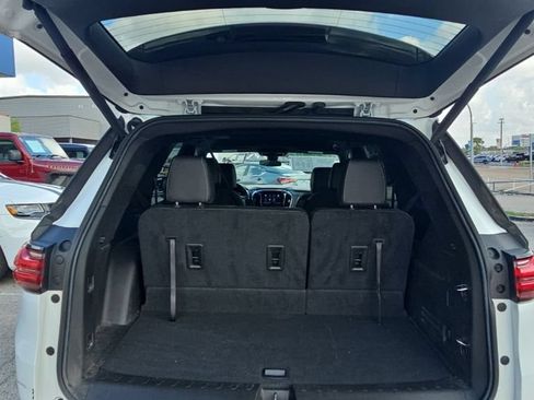 Used 2023 Chevrolet Traverse LT FWD image 24