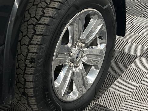 Used 2015 Ford F150 Platinum w/ Equipment Group 701A Luxury AWD/4WD image 13