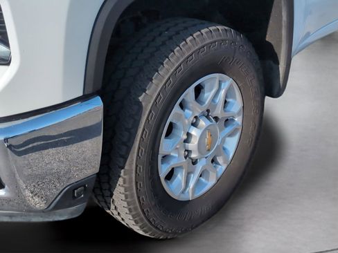 Used 2024 Chevrolet Silverado 2500 LTZ image 11