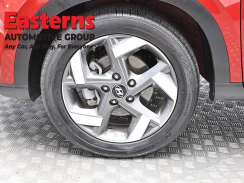 Used 2025 Hyundai Venue Limited image 33