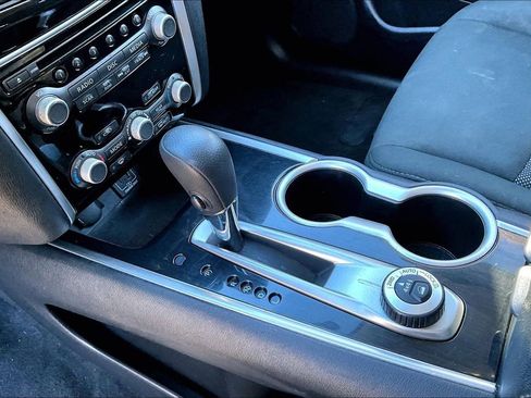 Used 2020 Nissan Pathfinder S image 17