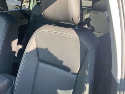Used 2022 Volkswagen Tiguan SE FWD image 17