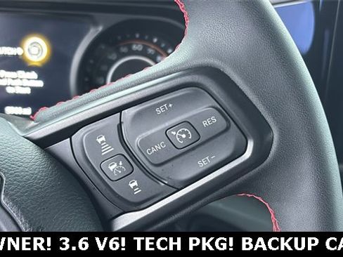 Used 2024 Jeep Wrangler Rubicon w/ Technology Group image 12