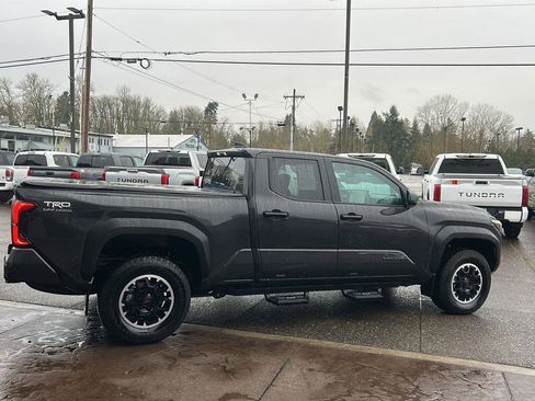 Certified 2024 Toyota Tacoma TRD Off-Road image 4