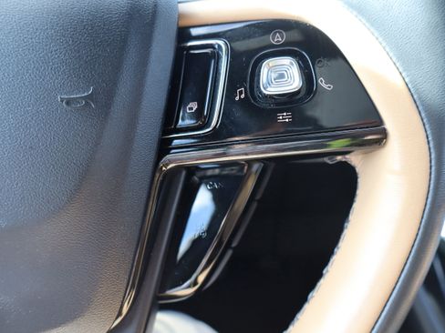 Used 2021 Lincoln Corsair Reserve w/ Equipment Group 201A image 21