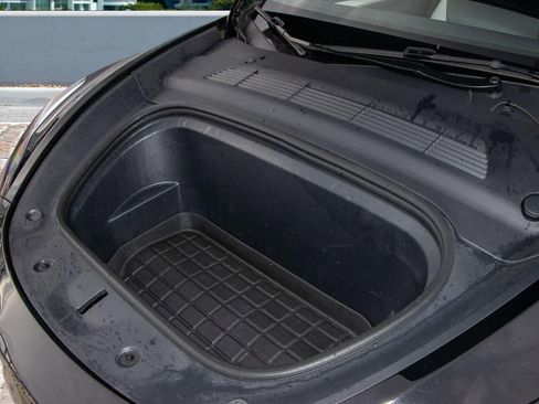 Used 2024 Tesla Model Y Long Range image 30