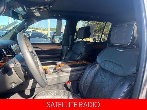 Used 2024 Jeep Grand Wagoneer Series III AWD/4WD image 24