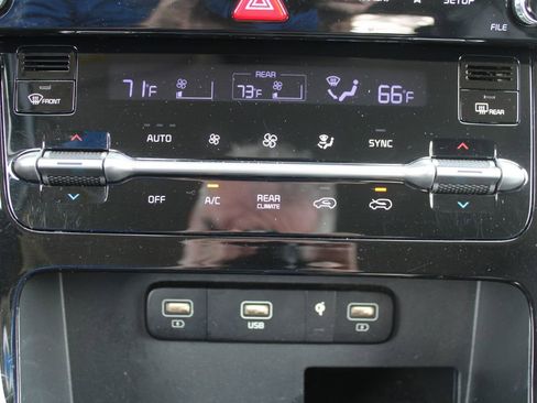 Certified 2023 Kia Carnival SX image 57