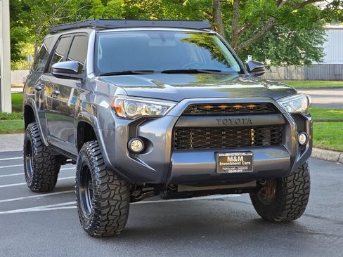 Used 2015 Toyota 4Runner SR5 AWD/4WD image 2
